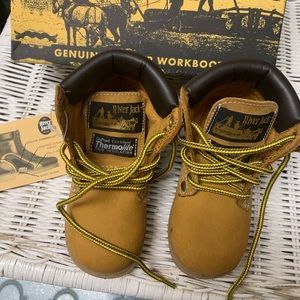 River jack genuine leather boots